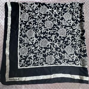 Anne Klein II Black & White Floral Silk square 50x50 Scarf